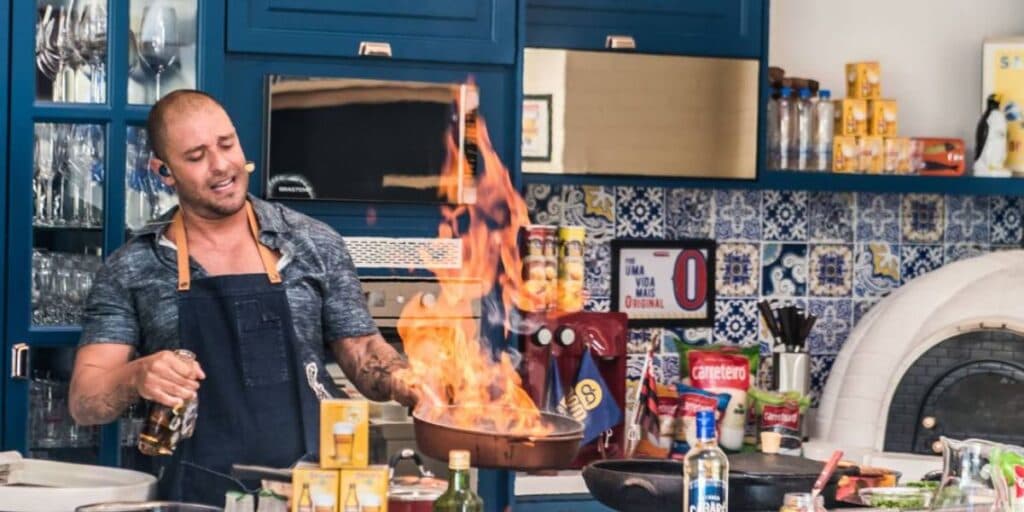 Luxo, fogão a lenha e mesa de jogos: o lugar absurdo onde Diogo Nogueira cozinha para Paolla Oliveira