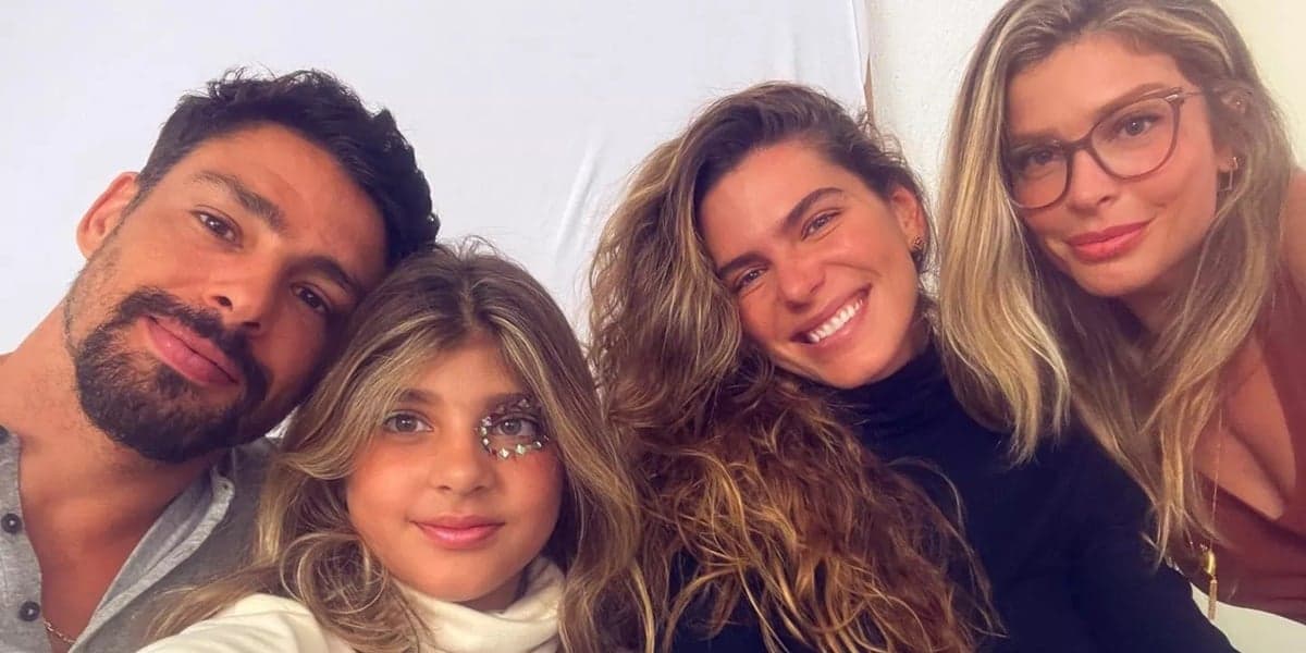 Cauã Reymond, Sofia, Mariana Goldfarb e Grazi Massafera Cauã Reymond, Sofia, Mariana Goldfarb e Grazi Massafera
