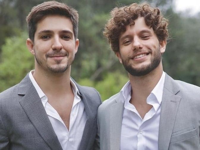 Ator posou com o namorado e todo feliz (Foto: Reprodução) Ator posou com o namorado e todo feliz (Foto: Reprodução)