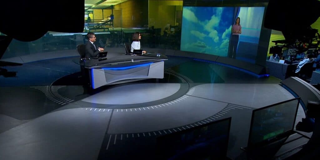 Sem Bonner, Jornal Nacional tem áudio vazado ao vivo, complica Renata Vasconcellos e cena vai ao ar na Globo