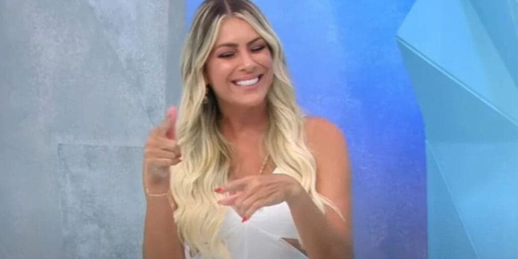 Com Renata Fan de volta e confessando vergonha, Jogo Aberto luta e começa a recuperar prejuízo