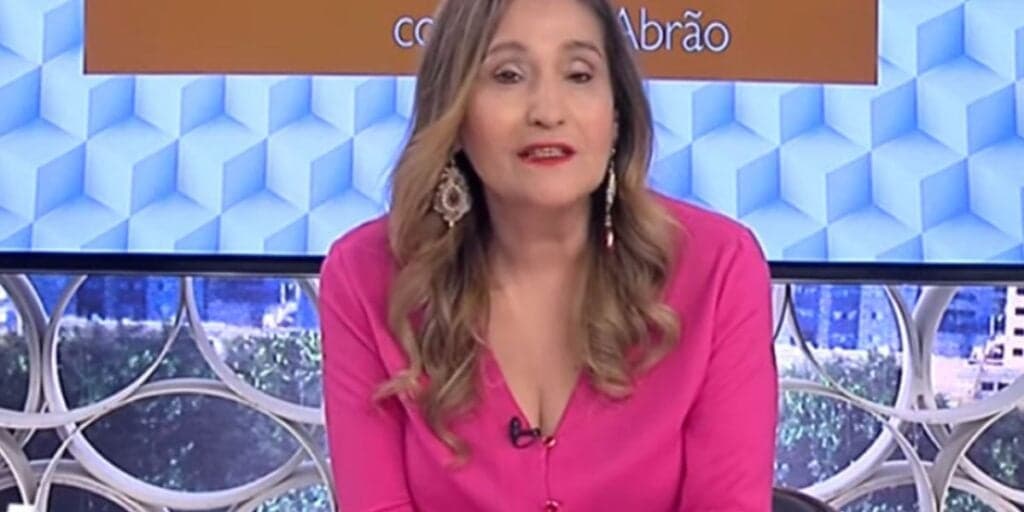 Sonia Abrão solta o verbo e fica incrédula com o que vê em programa da Globo: "Pessoa tenebrosa"