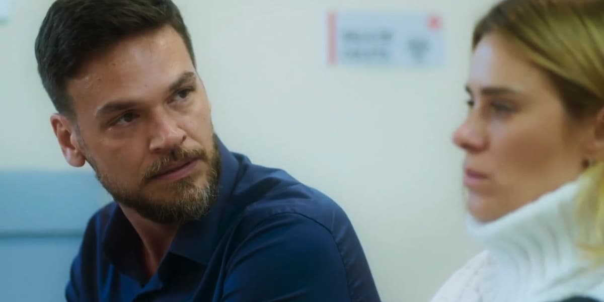Theo mexe com a cabeça de Lumiar em Vai na Fé Theo mexe com a cabeça de Lumiar em Vai na Fé