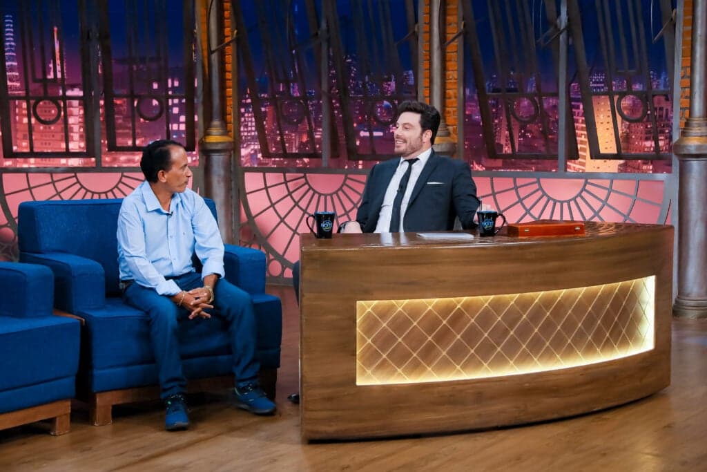 Celebridade da Internet, Manoel Gomes é o entrevistado de Danilo Gentili nesta quarta