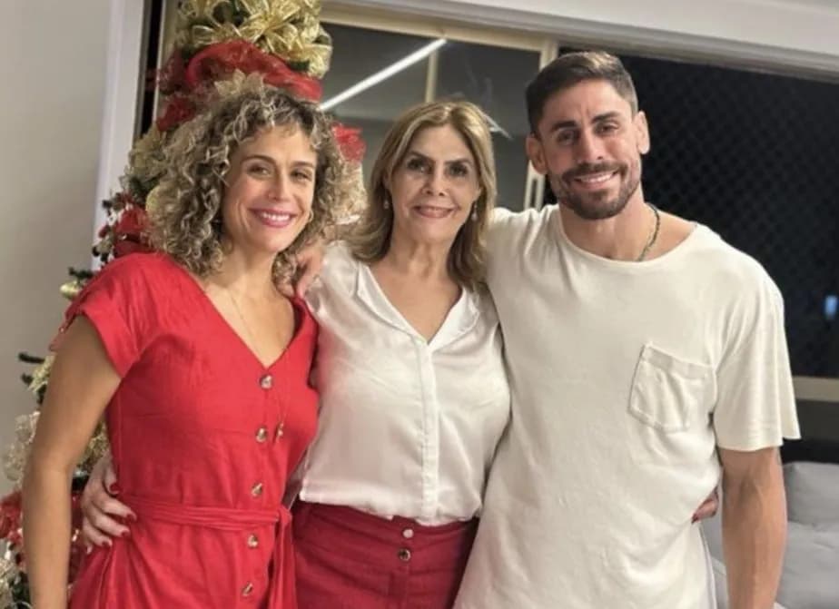 Cara de Sapato com a irmã e a mãe - Foto Reprodução Instagram Cara de Sapato com a irmã e a mãe - Foto Reprodução Instagram