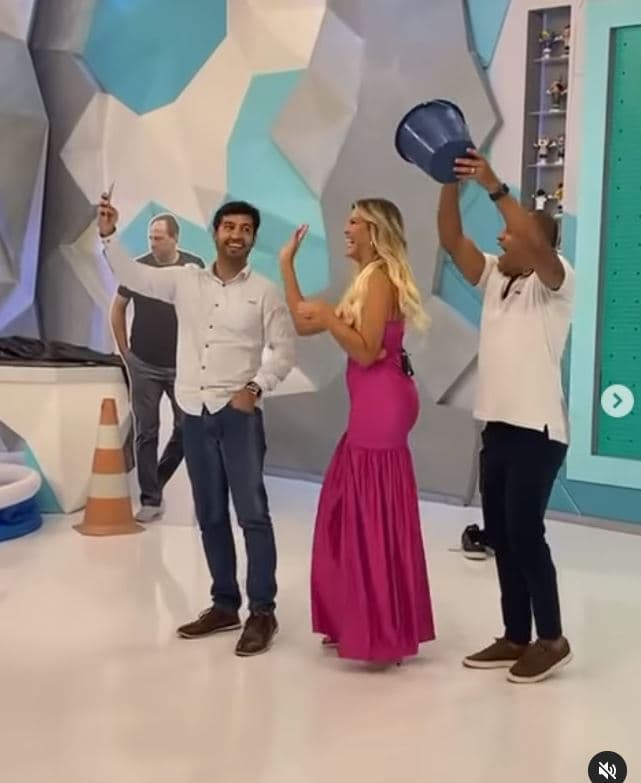 Denílson em bastidores do Jogo Aberto e Renata Fan - Foto Reprodução Instagram Denílson em bastidores do Jogo Aberto e Renata Fan - Foto Reprodução Instagram