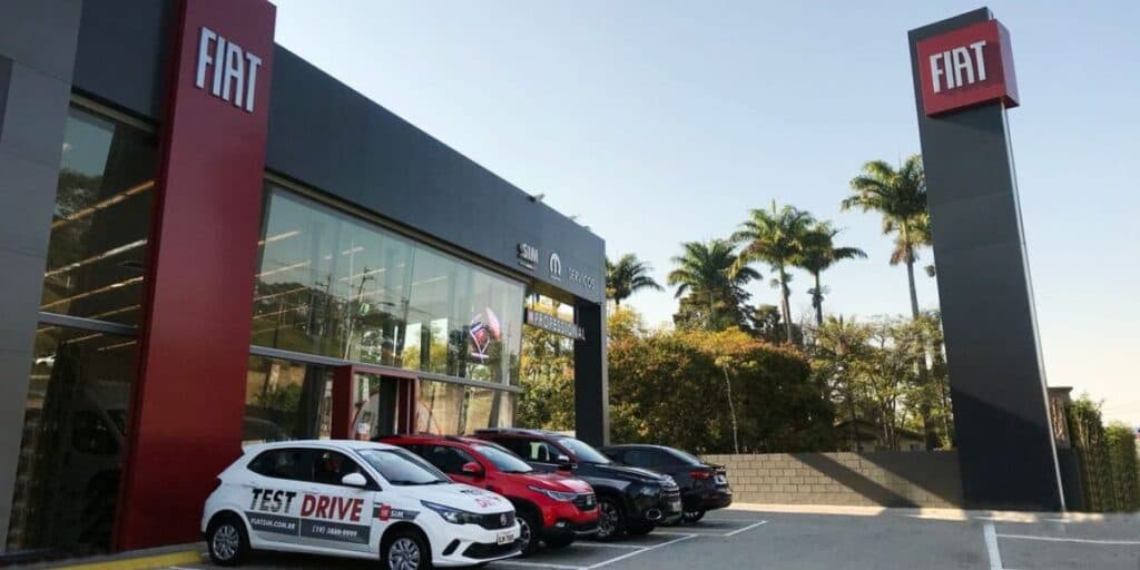 Fiat dá notícia de um ano de tanque cheio para clientes e deixa motoristas em êxtase