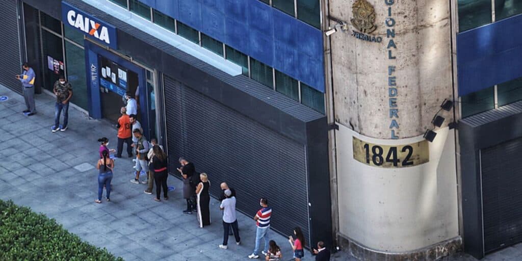 Se você tem dinheiro na Caixa, atenção, pois reviravolta nos números do banco preocupa correntistas
