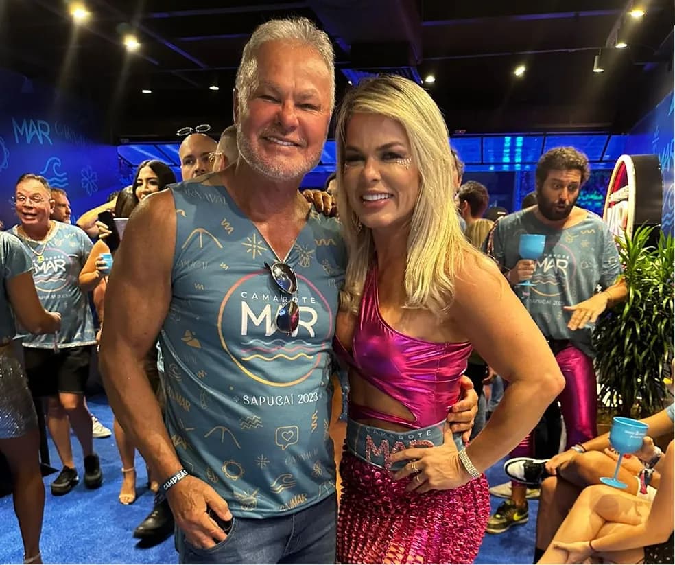 Kadu Moliterno e sua esposa Cristinne Rodriguez no Carnaval — Foto Divulgação Kadu Moliterno e sua esposa Cristinne Rodriguez no Carnaval — Foto Divulgação
