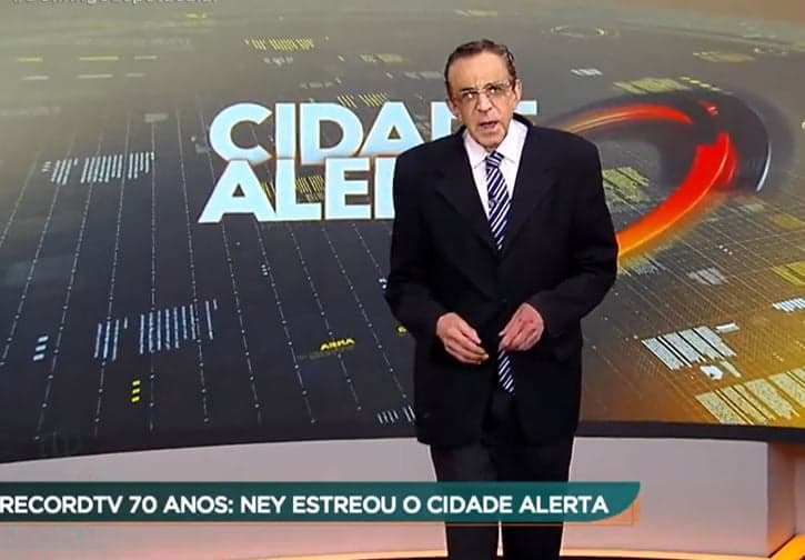 Ney Gonçalves Dias, primeiro apresentador do 'Cidade Alerta' na Record - Foto Reprodução Ney Gonçalves Dias, primeiro apresentador do 'Cidade Alerta' na Record - Foto Reprodução