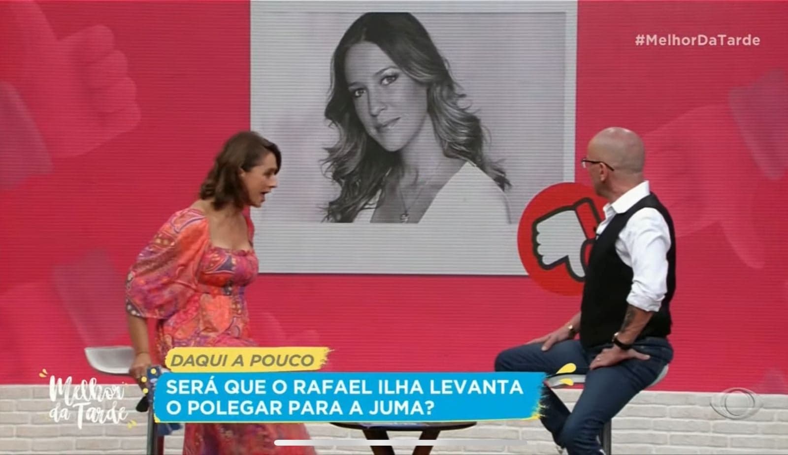 No programa Melhor da Tarde, Catia Fonseca quase cai da cadeira ao se deparar com famoso detonando atriz da Globo, na Band - Foto Reprodução Band No programa Melhor da Tarde, Catia Fonseca quase cai da cadeira ao se deparar com famoso detonando atriz da Globo, na Band - Foto Reprodução Band