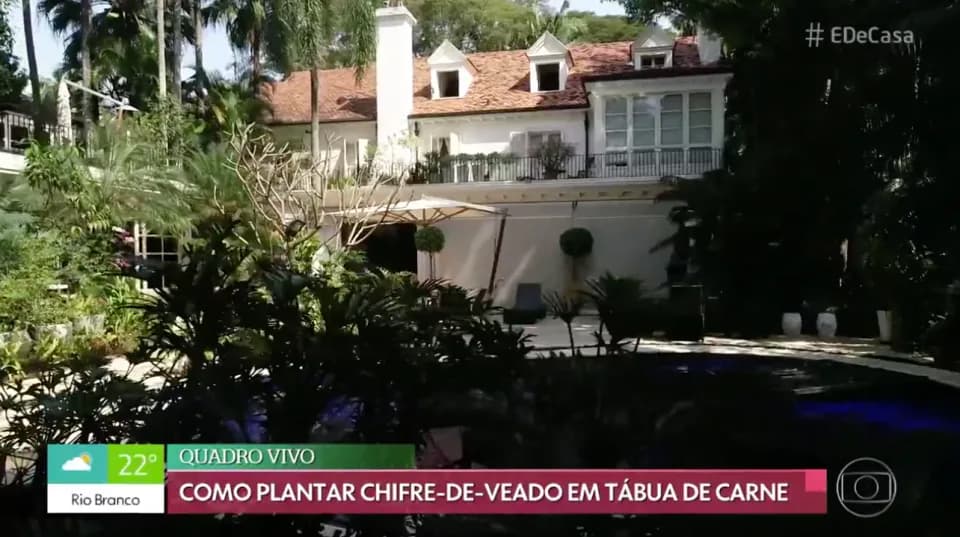 Piscina da mansão de Ana Maria Braga, em um bairro nobre da zona sul de São Paulo - Foto Reprodução Internet Piscina da mansão de Ana Maria Braga, em um bairro nobre da zona sul de São Paulo - Foto Reprodução Internet