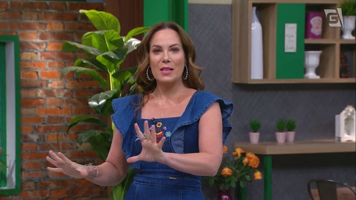 Regina Volpato e seus colunistas, Leão Lobo e a Tia, no programa “Mulheres”, da TV Gazeta - Foto Reprodução Tv Gazeta Regina Volpato e seus colunistas, Leão Lobo e a Tia, no programa “Mulheres”, da TV Gazeta - Foto Reprodução Tv Gazeta