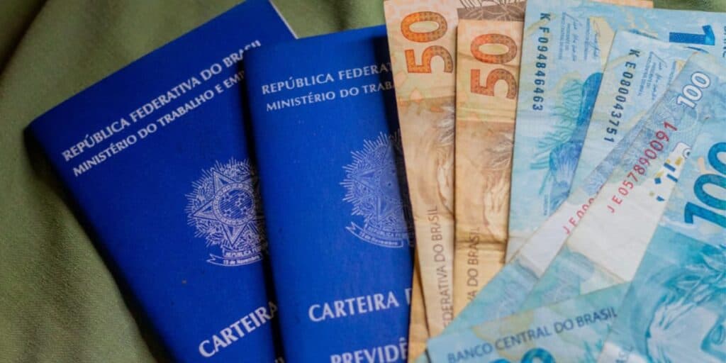 Câmara fala sobre pagamento do 14º salário e brasileiros precisam saber o que acontecerá em 2023