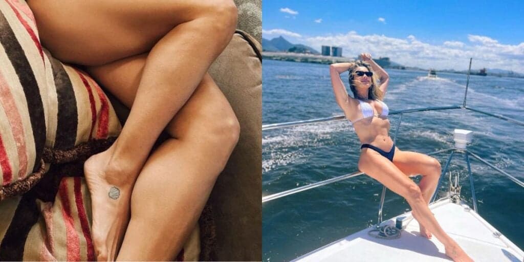 Flávia Alessandra surge sem parte de baixo deitada no sofá, leva mãos à cabeça e choca: "Gostosa"