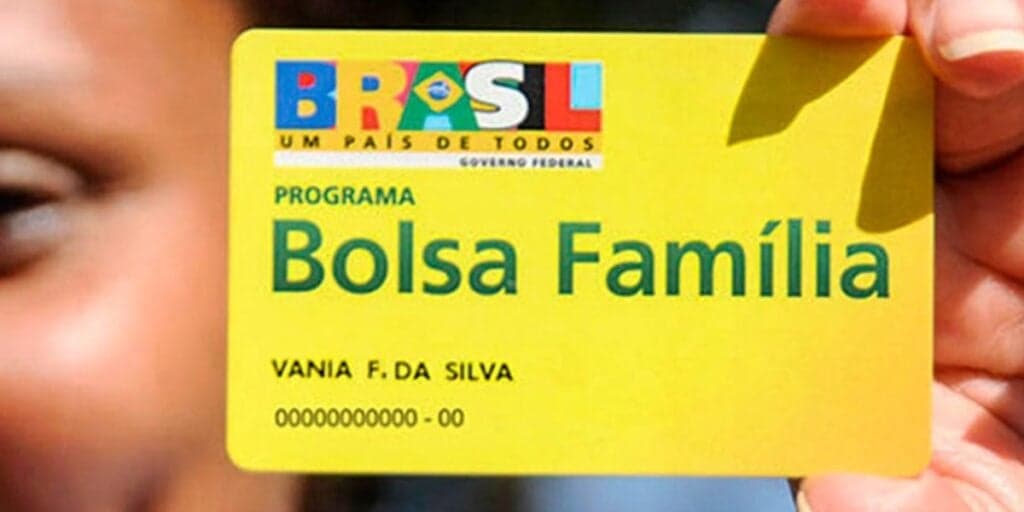 Alerta geral para quem recebe o Bolsa Família e mora sozinho; você precisa ficar atento a isso