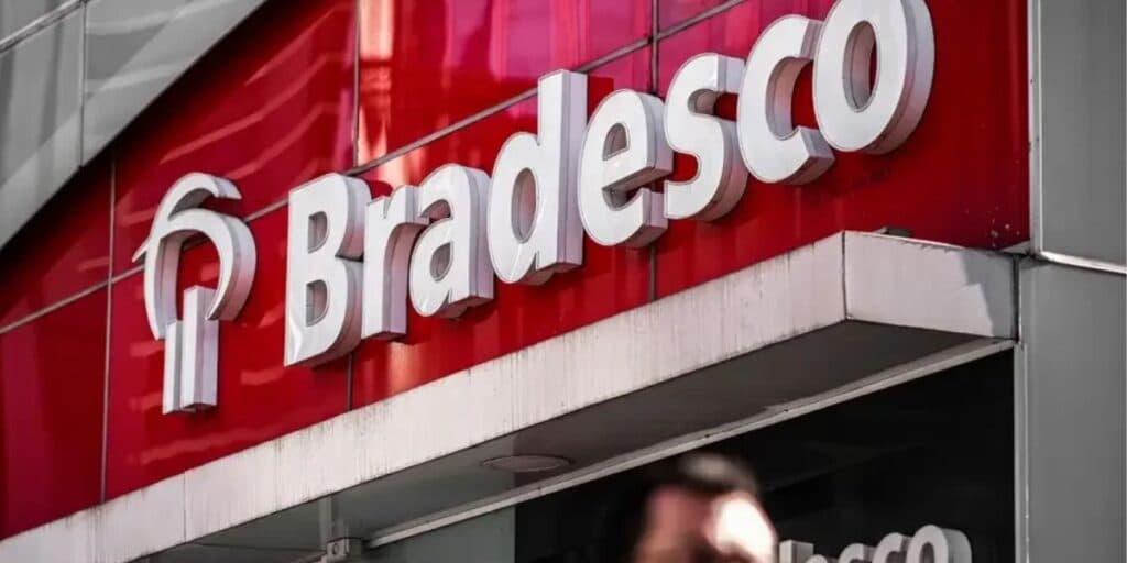Bradesco faz anúncio IMPORTANTÍSSIMO para todos os clientes aposentados e você precisa ficar ciente