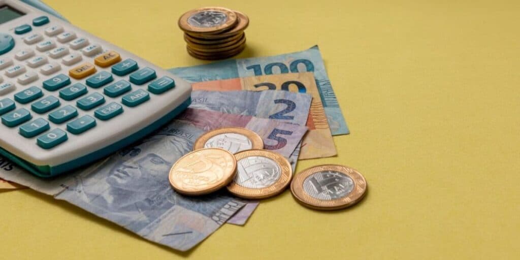 Acredite se quiser, ESTE é o verdadeiro destino do dinheiro que você usa para pagar impostos