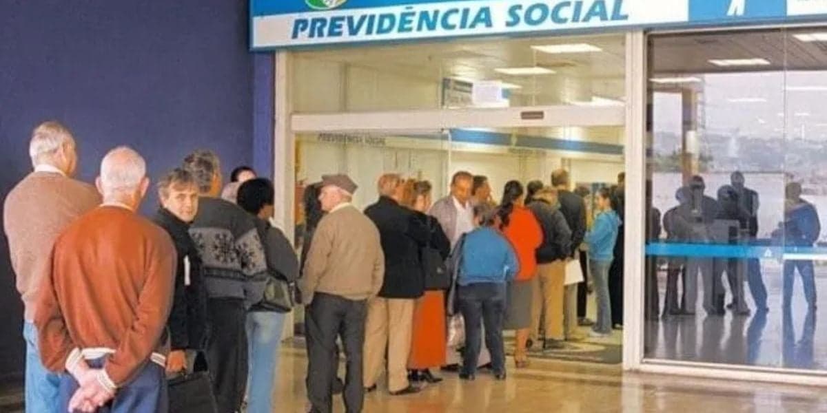 Novidade sobre o 14º salário aos aposentados: a verdade de como a renda extra será paga Foto: Reprodução Novidade sobre o 14º salário aos aposentados: a verdade de como a renda extra será paga Foto: Reprodução