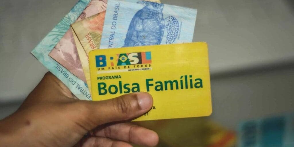 ATENÇÃO: Lula bate o martelo e define péssima notícia para quem recebe o BOLSA FAMÍLIA