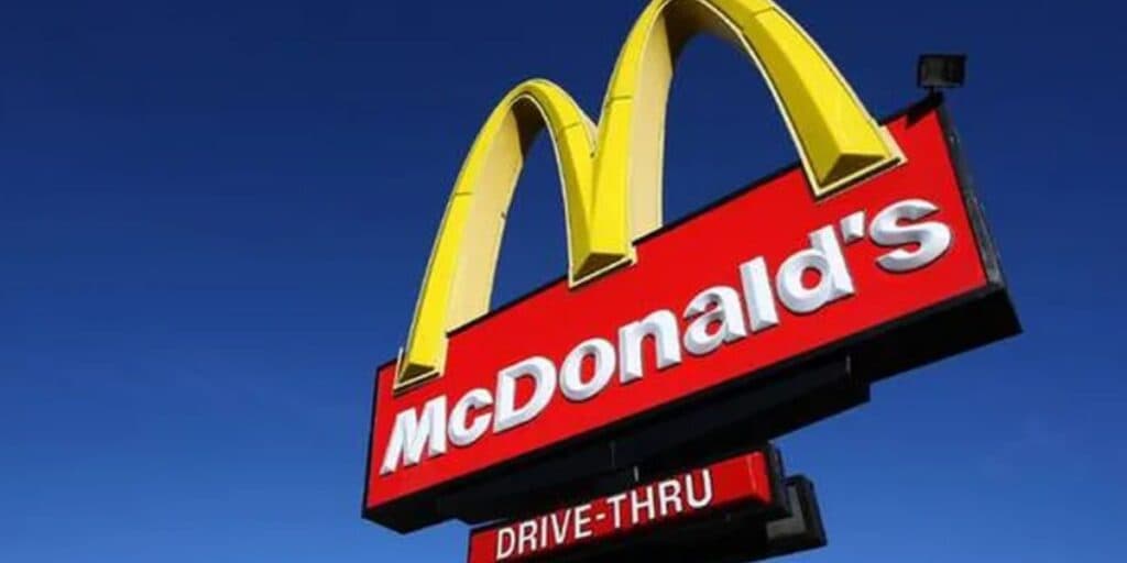 Hoje: McDonalds fecha as portas em país e demissão em massa de funcionários é anunciada
