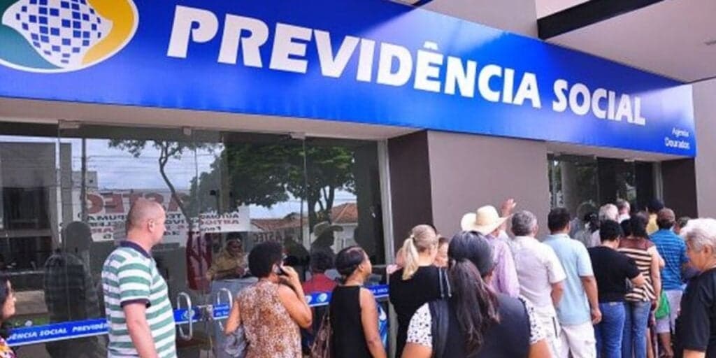 Notícia sobre 13º salário é dada aos aposentados e brasileiros precisam ficar cientes do que acontecerá