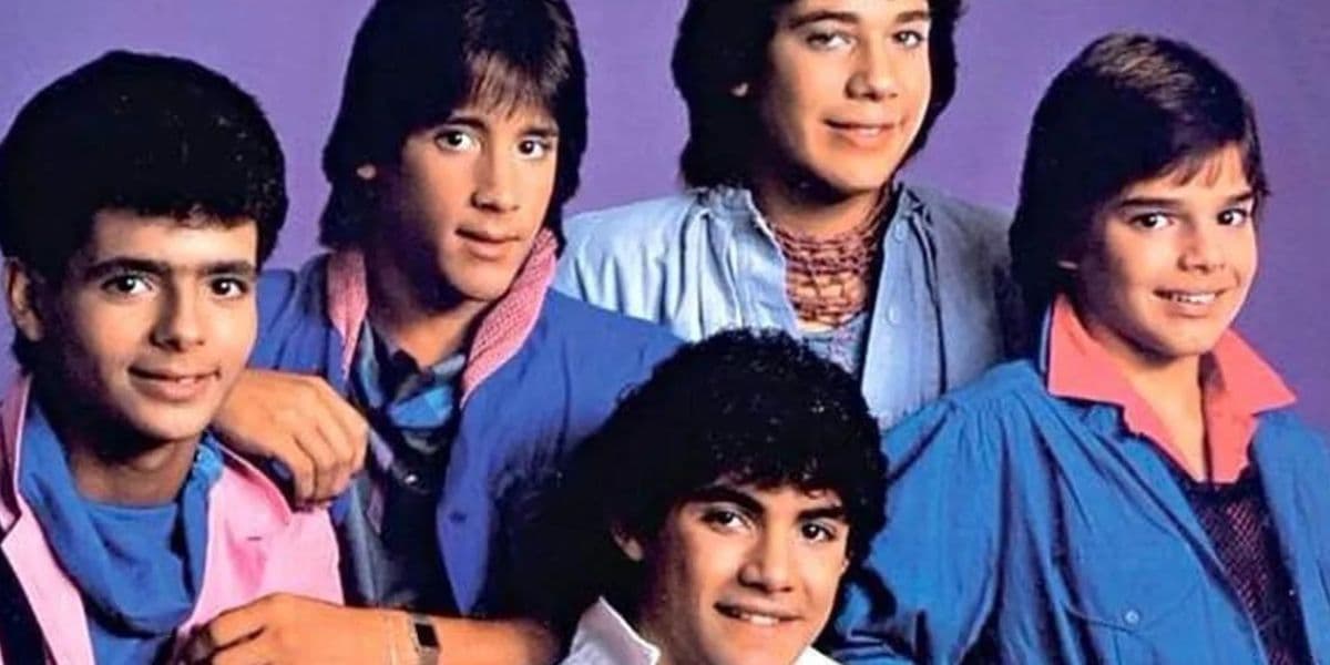 Integrantes do Menudo Ricky Martin, Charlie Rivera, Roy Rosselló, Robby Rosa, e Ray Acevedo (Foto: Reprodução / Internet) Integrantes do Menudo Ricky Martin, Charlie Rivera, Roy Rosselló, Robby Rosa, e Ray Acevedo (Foto: Reprodução / Internet)