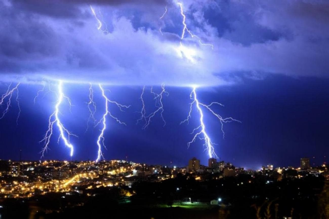 Tempestade com raios e trovões - Foto Reprodução internet Tempestade com raios e trovões - Foto Reprodução internet