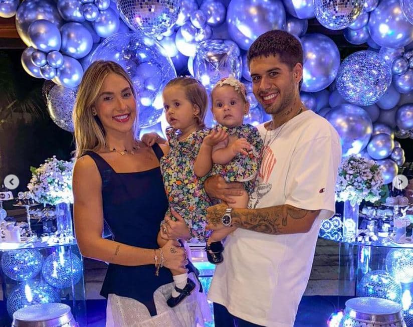 Virginia Fonseca, Zé Felipe e seus filhos, em seu aniversário de 24 anos - Foto Reprodução Internet Virginia Fonseca, Zé Felipe e seus filhos, em seu aniversário de 24 anos - Foto Reprodução Internet