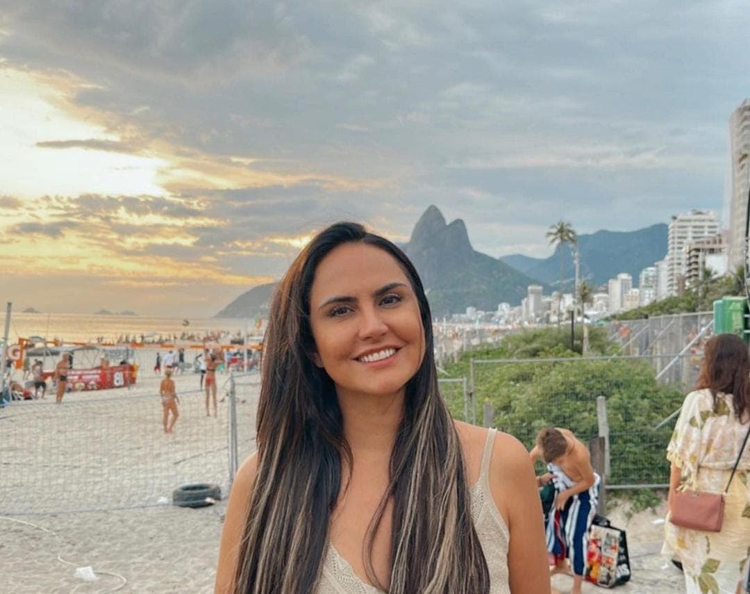 Carla Cecato aproveitando um período de férias (Reprodução: Instagram) Carla Cecato aproveitando um período de férias (Reprodução: Instagram)