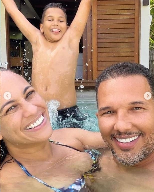 jornalista do Hoje em Dia, da Record, Renata Alves e seu marido, Diego e o filho do casal - Foto Reprodução Instagram jornalista do Hoje em Dia, da Record, Renata Alves e seu marido, Diego e o filho do casal - Foto Reprodução Instagram