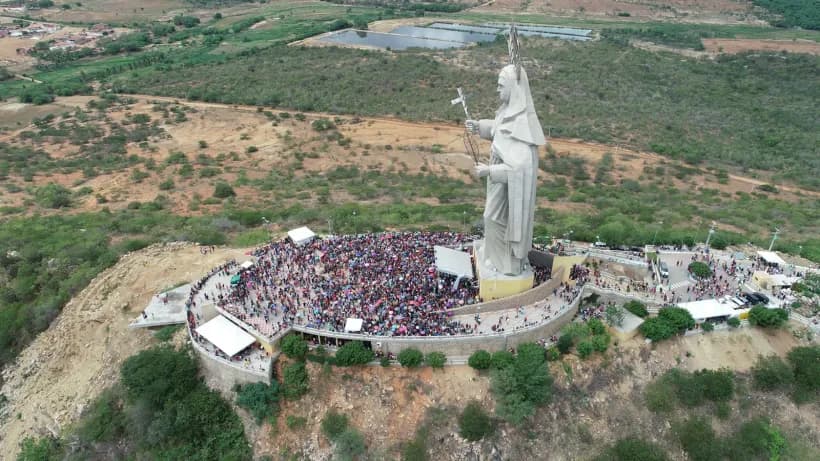 Cidadãos de Santa Cruz comemorando o feriado do dia 22, no ano de 2022 - Foto Reprodução Internet Cidadãos de Santa Cruz comemorando o feriado do dia 22, no ano de 2022 - Foto Reprodução Internet