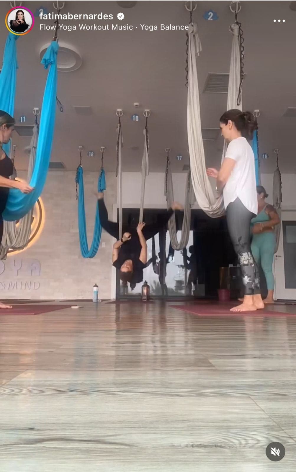 Fátima Bernardes em sua aula de Yoga - Foto Reprodução Instagram Fátima Bernardes em sua aula de Yoga - Foto Reprodução Instagram