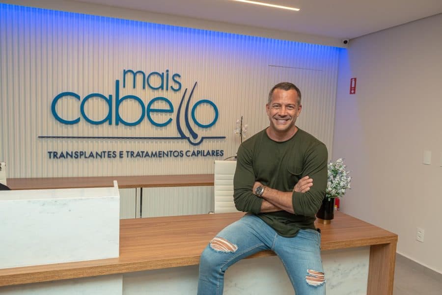Malvino Salvador na Mais Cabello - Foto Reprodução Internet2 Malvino Salvador na Mais Cabello - Foto Reprodução Internet2