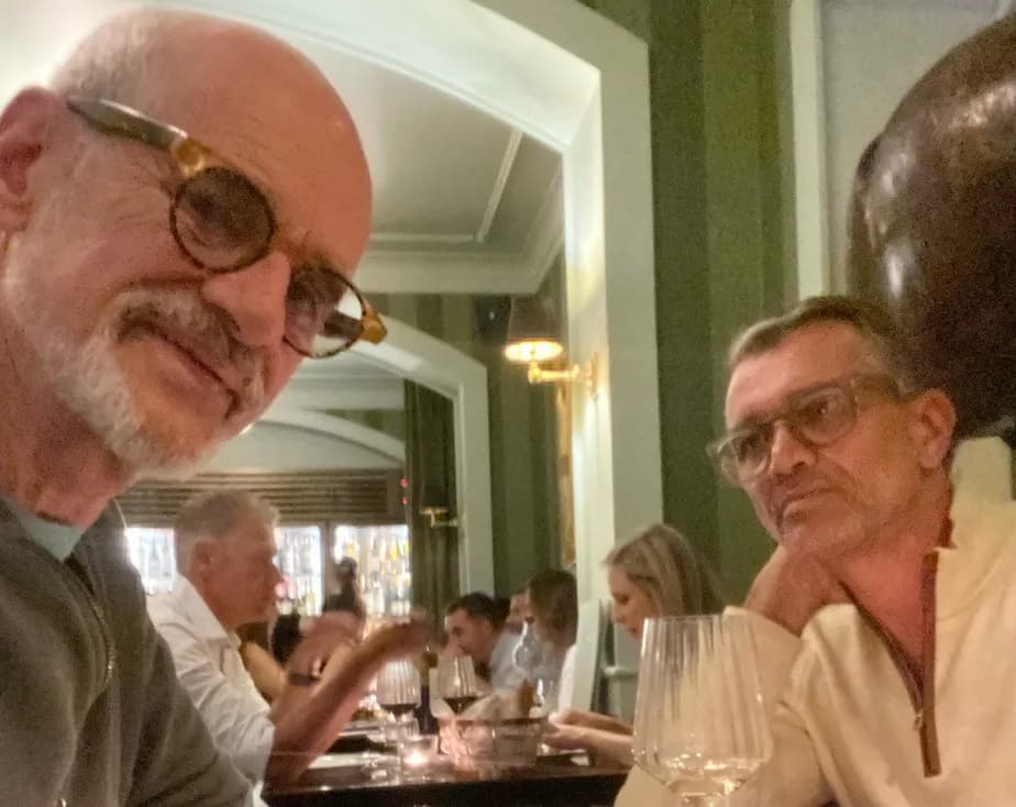 Marcos Caruso e o namorado, Marcos Paiva em restaurante em jantar - Foto Reprodução Instagram Marcos Caruso e o namorado, Marcos Paiva em restaurante em jantar - Foto Reprodução Instagram