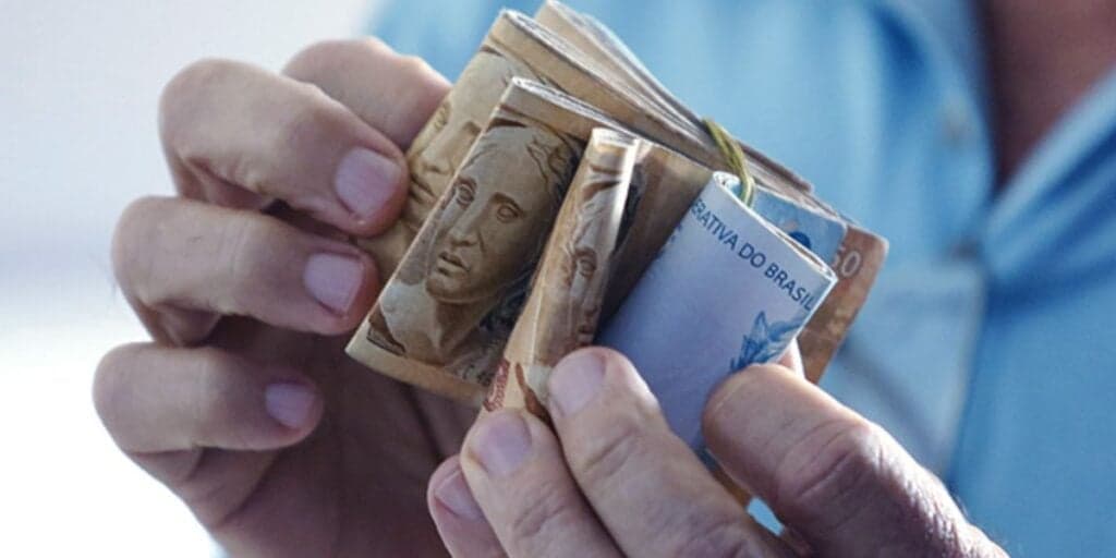 Notícia para você que tem poupança em banco agora: ESTE AVISO GERAL é muito importante
