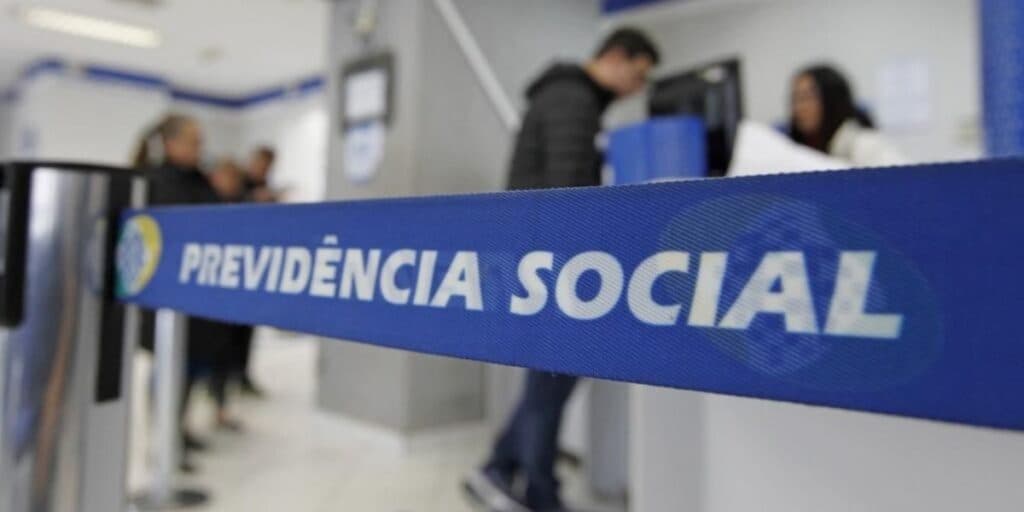 A verdade sobre liberação do 14º salário do INSS: Essa é a real situação do benefício que aposentados sonham