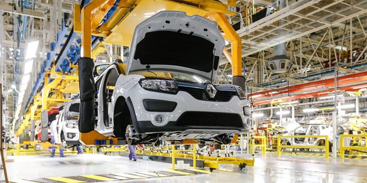Confirmado: Motoristas que têm Renault Sandero recebe difícil notícia da montadora - Foto: Reprodução Confirmado: Motoristas que têm Renault Sandero recebe difícil notícia da montadora - Foto: Reprodução