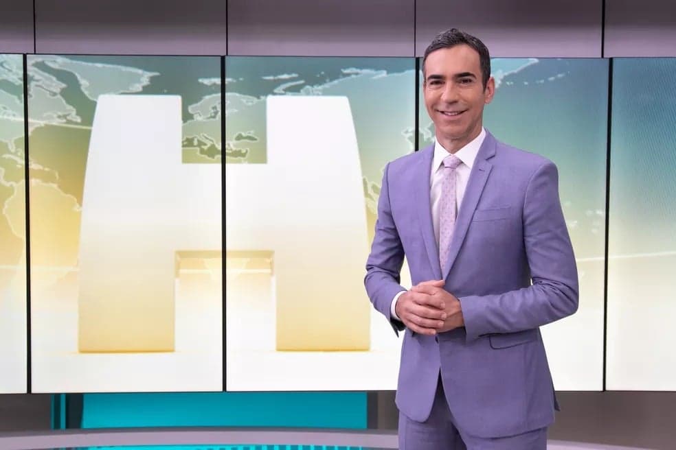 César Tralli no comando do Jornal Hoje (Reprodução: Globo) César Tralli no comando do Jornal Hoje (Reprodução: Globo)