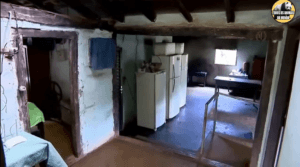 A cozinha da casa humilde onde Zezé di Camargo passou sua infância - Foto Reprodução Internet A cozinha da casa humilde onde Zezé di Camargo passou sua infância - Foto Reprodução Internet