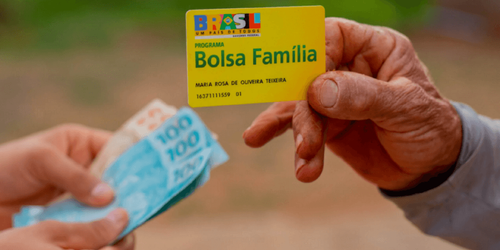 Depósito indevido? Dinheiro a mais assusta beneficiários do BOLSA FAMÍLIA e valor é questionado