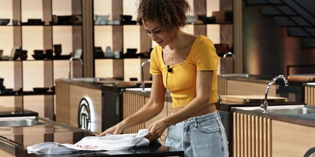 Camila é eliminada do “MasterChef Brasil” após entregar carré de cordeiro cru