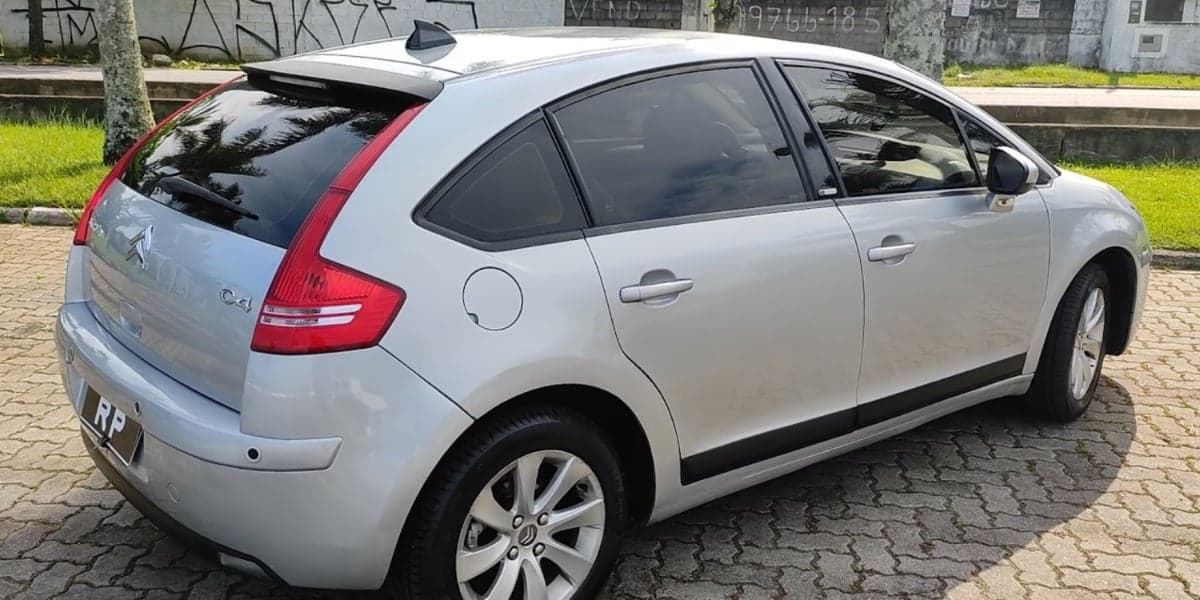 Modelo do Citroën C4 2011/12 - Foto: Reprodução/Internet Modelo do Citroën C4 2011/12 - Foto: Reprodução/Internet