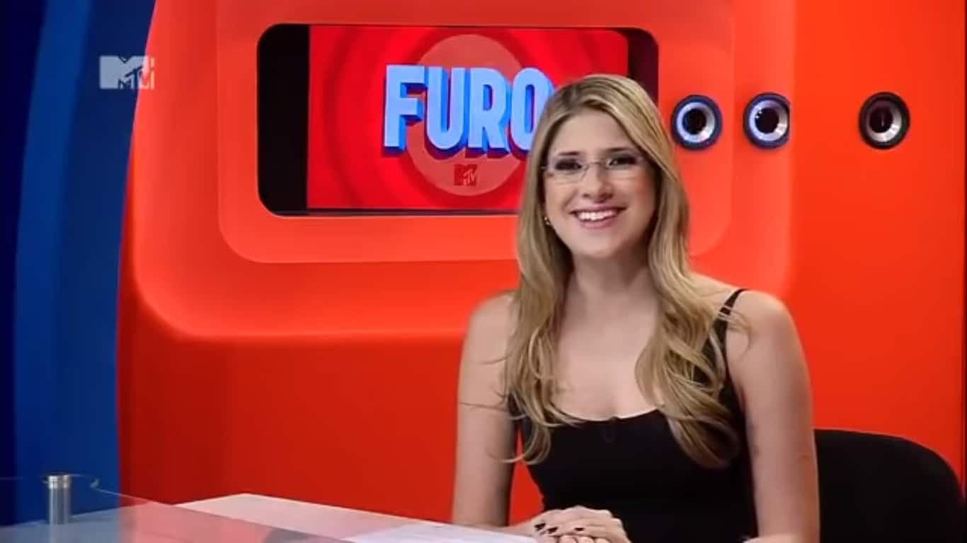 Dani Calebresa em seu programa da MTV Brasil - Foto Reprodução Internet Dani Calebresa em seu programa da MTV Brasil - Foto Reprodução Internet