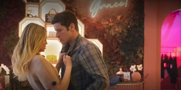 E nos próximos capítulos da novela da Globo, sem pensar duas vezes, Graça perde o pudor e implora por mais sexo com Marino E nos próximos capítulos da novela da Globo, sem pensar duas vezes, Graça perde o pudor e implora por mais sexo com Marino