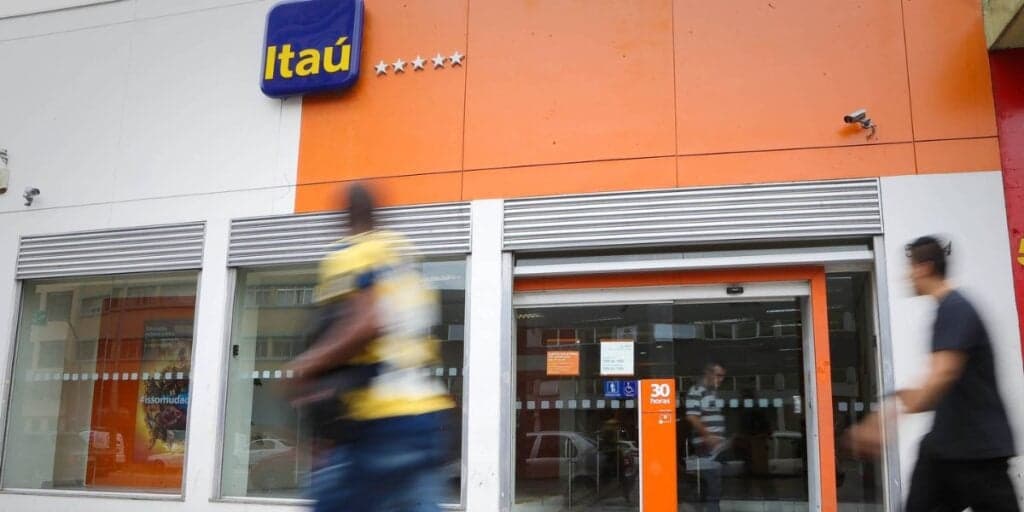 Itaú faz comunicado que deixa clientes TOTALMENTE impactados e você precisa saber agora