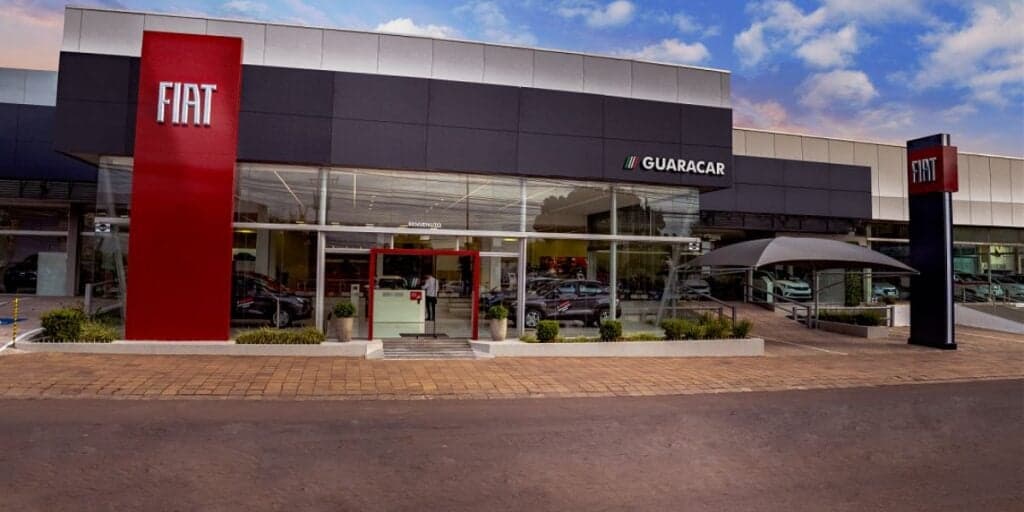 Acaba de despencar: Fiat deixa carro AMADO R$20 mil mais BARATO para derrubar Jeep