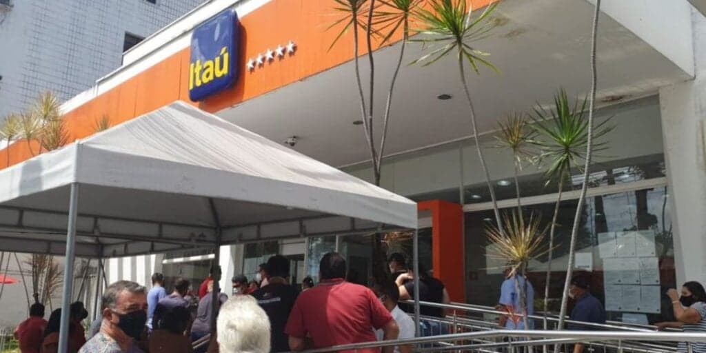 Fechou as portas: Fim de agência do Itaú causa fúria de clientes e até de bancários