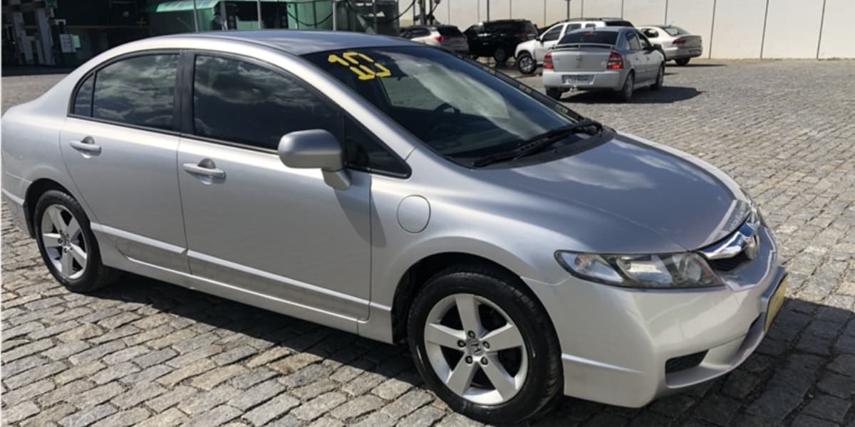Honda Civic é um dos carros que podem ser comprados até R$ 30 mil - Foto: Reprodução/Internet Honda Civic é um dos carros que podem ser comprados até R$ 30 mil - Foto: Reprodução/Internet