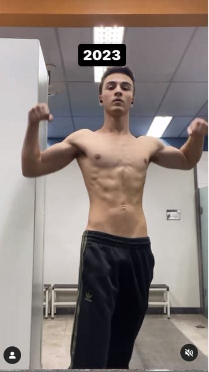 Vitor Figueiredo mostrando sua evolução muscular em 2023 - Foto Reprodução Internet Vitor Figueiredo mostrando sua evolução muscular em 2023 - Foto Reprodução Internet
